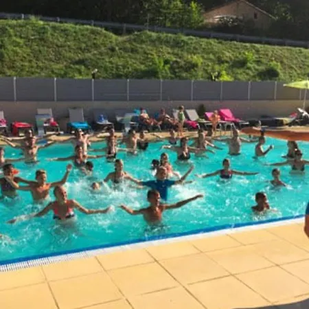 Camping Mobil Familial - Terrasse Relaxante - Api-1-52-1681 Peyreleau