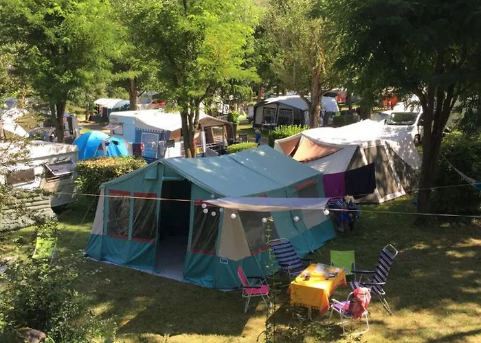 Camping Mobil Familial - Terrasse Relaxante - Api-1-52-1681 *